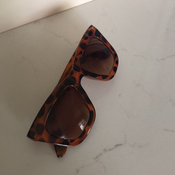 Zara sunglasses - Picture 3 of 5